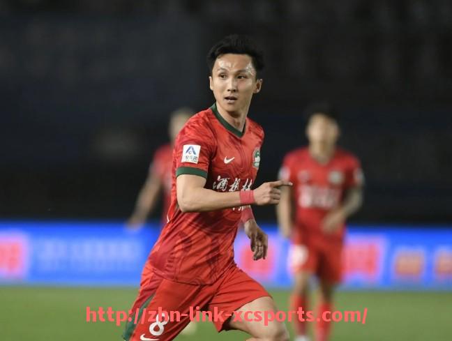 杏彩体育-英超历史十大球员骨折事件及恢复过程